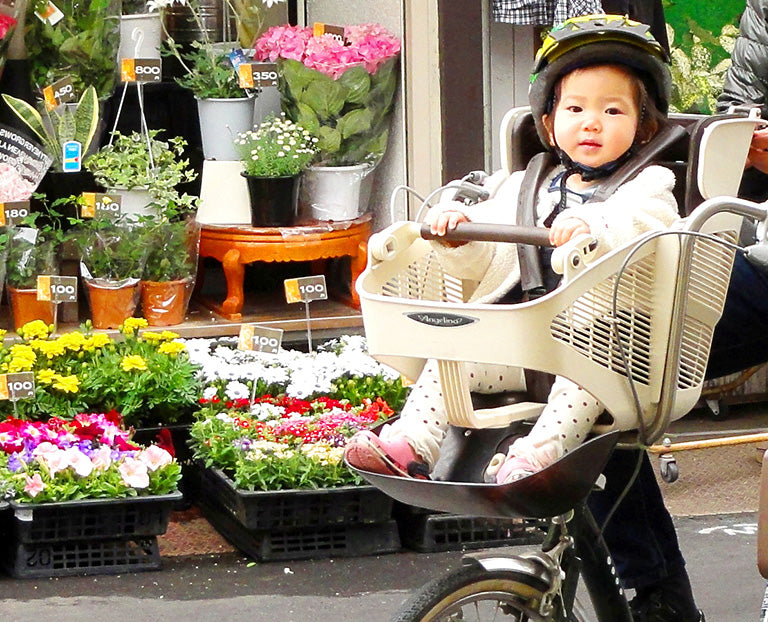 抱っこは交通違反！抱っこ紐で自転車に乗る時に知っておくべき注意点